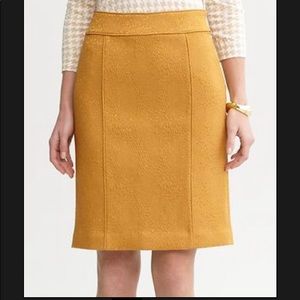 Banana Republic Solid Textured Pencil Skirt